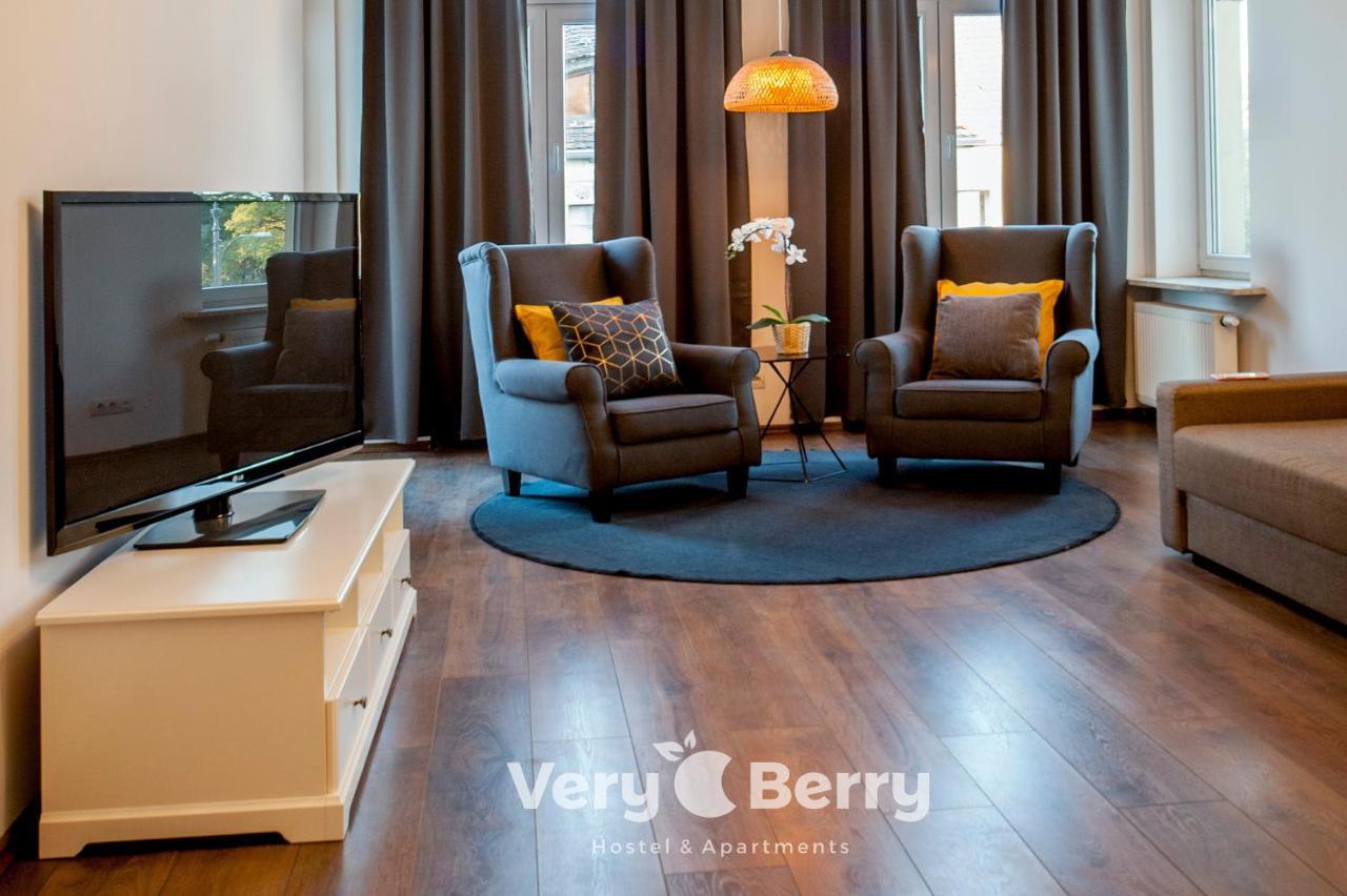Very Berry - Garbary 27 - Apartament Z Balkonem, Old City, Check In 24H Apartman Poznań Kültér fotó