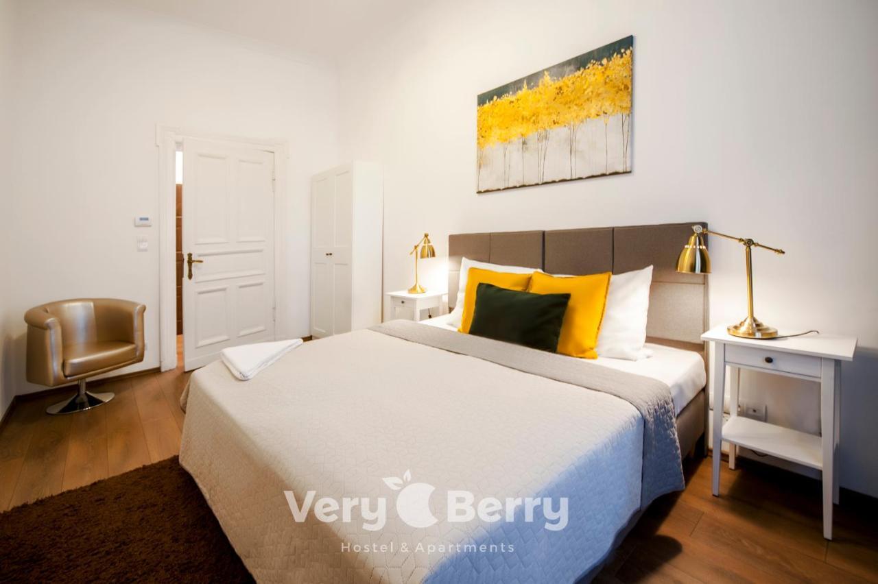 Very Berry - Garbary 27 - Apartament Z Balkonem, Old City, Check In 24H Apartman Poznań Kültér fotó